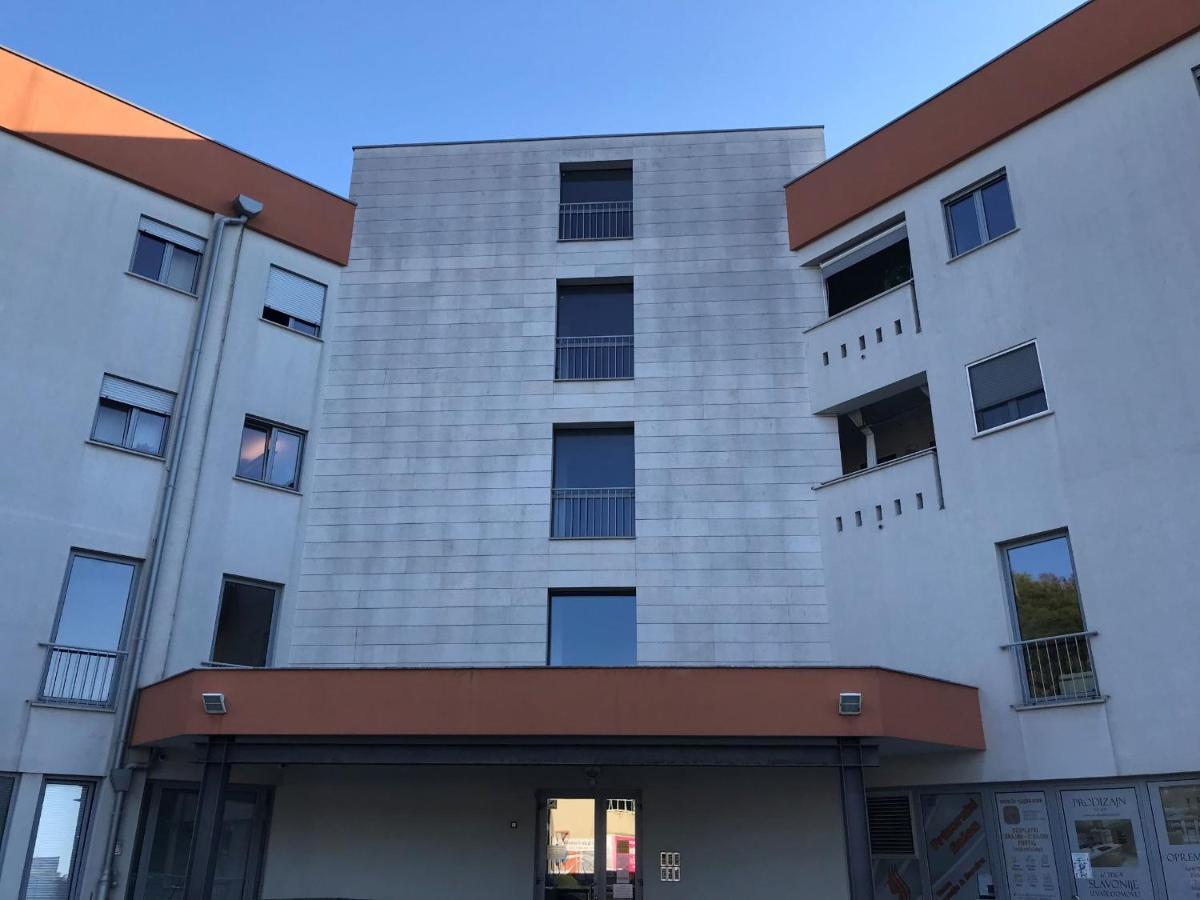 Apartment Angela With Private Garage Slot Pula Exterior foto