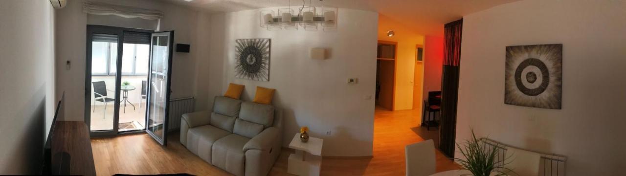 Apartment Angela With Private Garage Slot Pula Exterior foto
